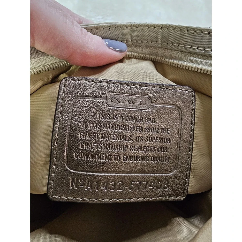 Coach Signature C Canvas Crossbody Bag‎ - Picture 10 of 10